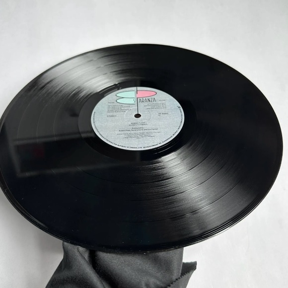 1985 ROBERT PLANT - Shaken
'N' Stirred - 12" Vinyl Record LP - Picture 11 of 15